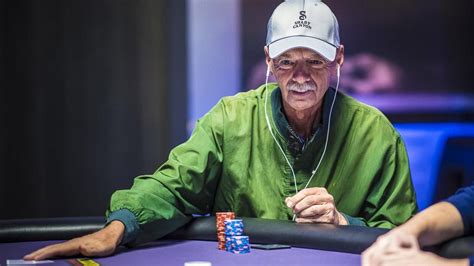 Володар великого виграшу в покер віддав гроші на благодійність